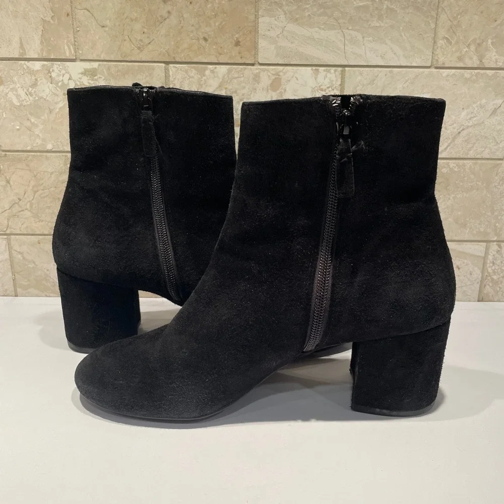 Cole Haan Black Suede Block Heel Ankle Boots Scalloped Lace Detail Size 9B‎